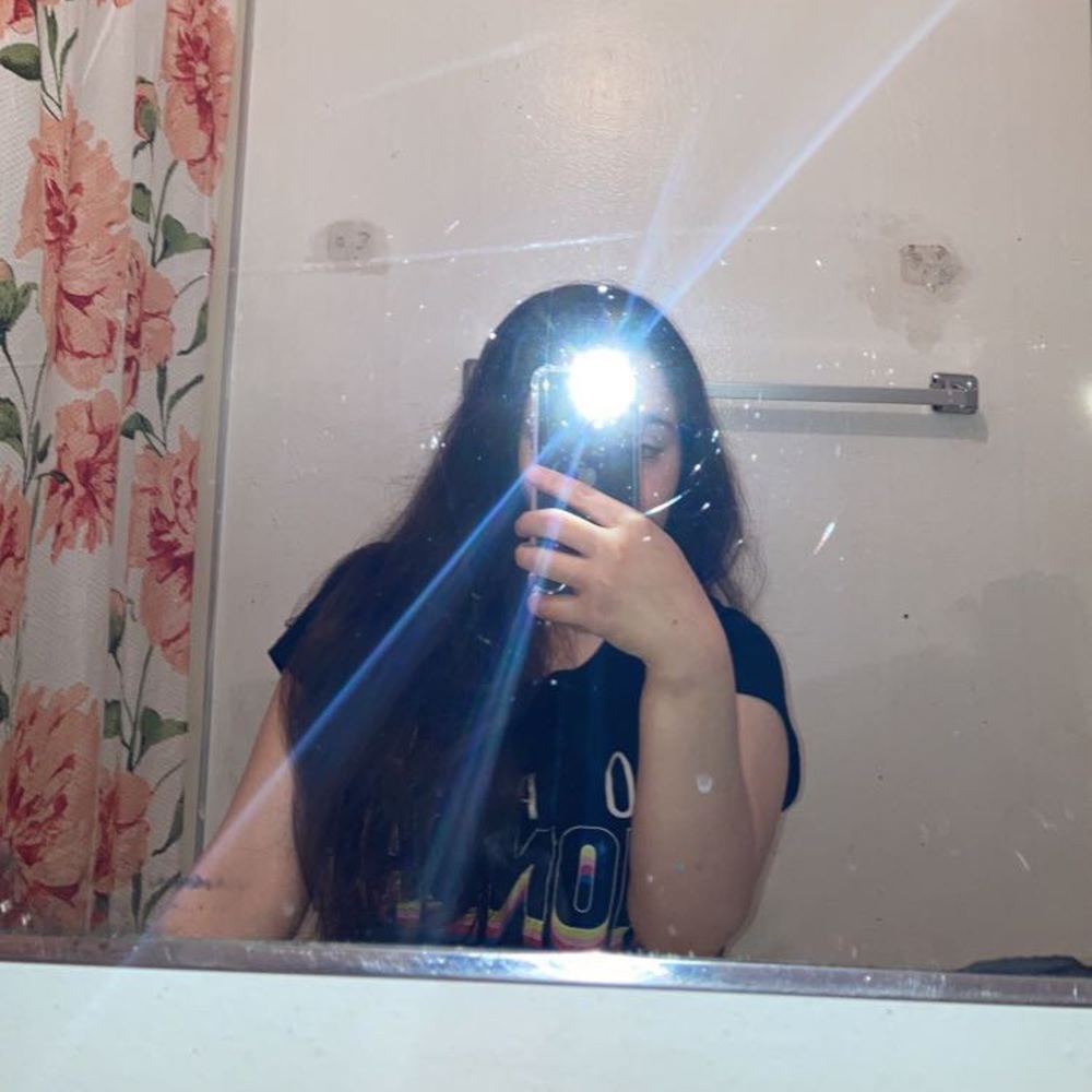 Meet your Posher, Yesenia